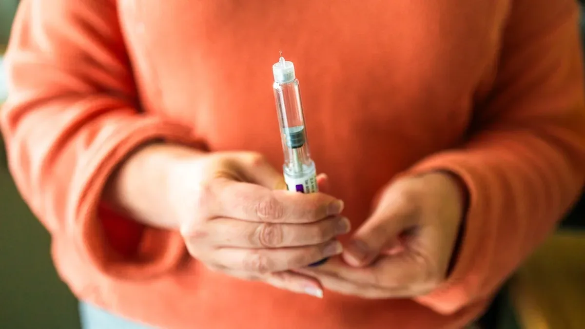 Пожилые американцы прекращают GLP-1 препараты для похудения по 4 факторам