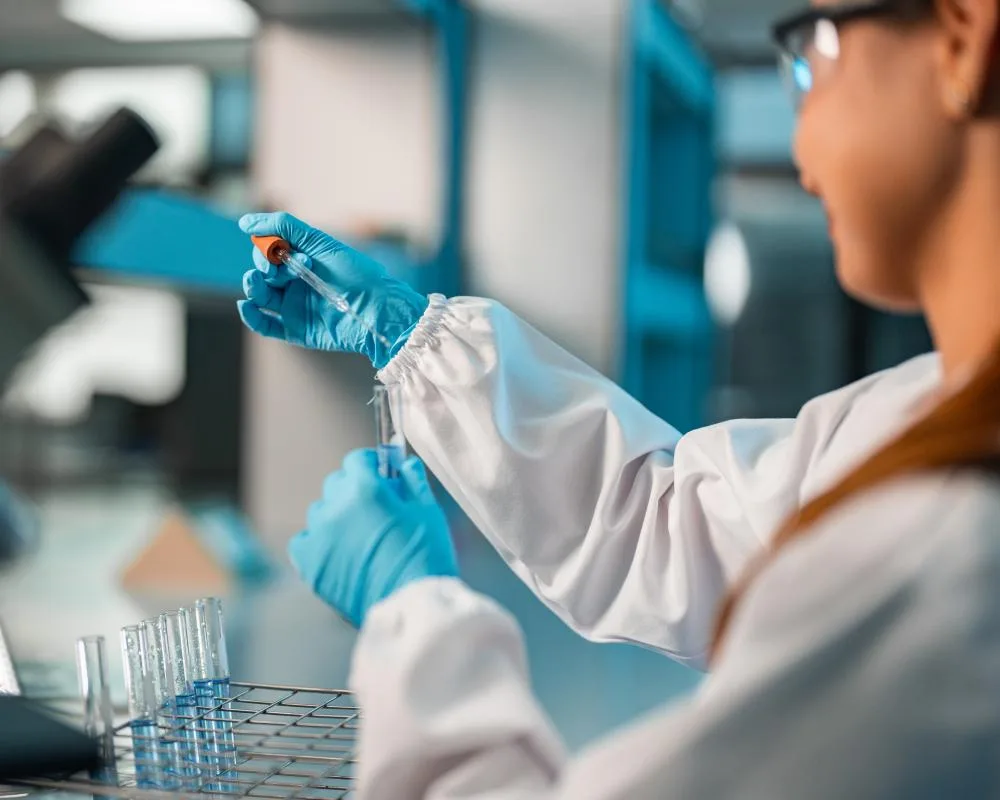 Czym są peptydy? Czy są bezpieczne i poparte dowodami?