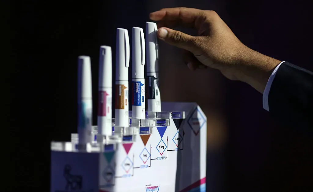 Médicaments GLP-1 : Une Histoire Séculaire Influence les Discussions Actuelles