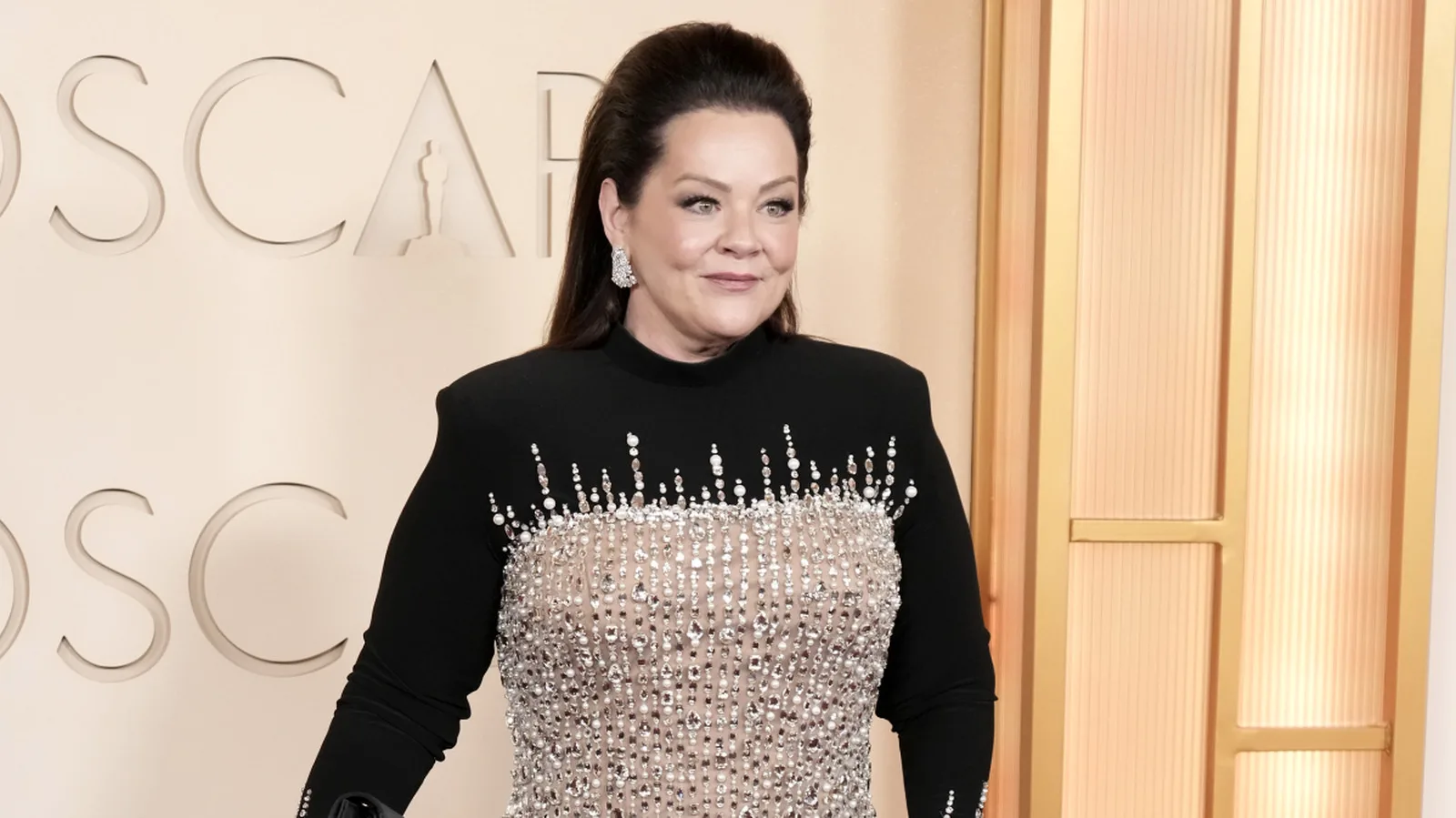 Photos de Melissa McCarthy aux Oscars 2026 relancent les rumeurs de visage Ozempic