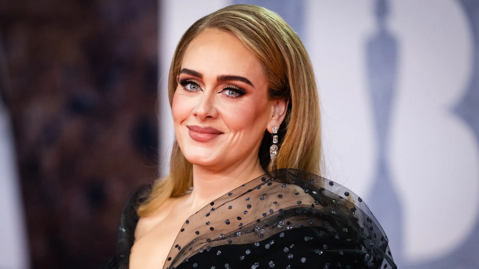 Les photos avant-après d'Adele mettent en lumière une perte de 100 livres